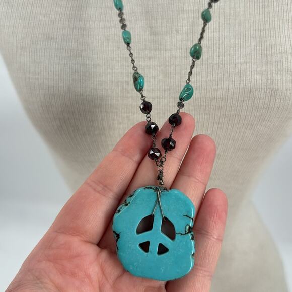Handmade garnet and turquoise, peace, sign necklace with silver disc chain - Picture 2 of 9